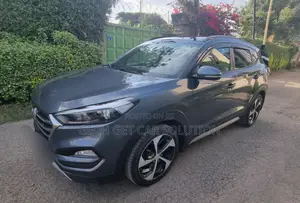 Photo - Hyundai Tucson 2018 Gray
