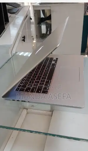 New Laptop Apple MacBook Pro 2015 16GB Intel Core I7 SSD 512GB