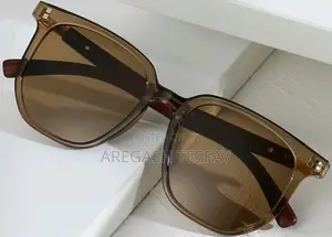 Photo - Unisex Square Frame Simple Fashion for Vacation