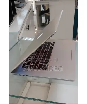 New Laptop Apple MacBook Pro 2015 16GB Intel Core I7 SSD 512GB