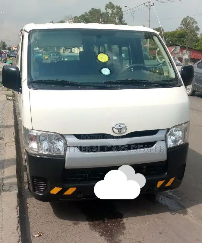 Toyota HiAce 2016 White