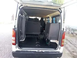 Toyota HiAce 2016 White