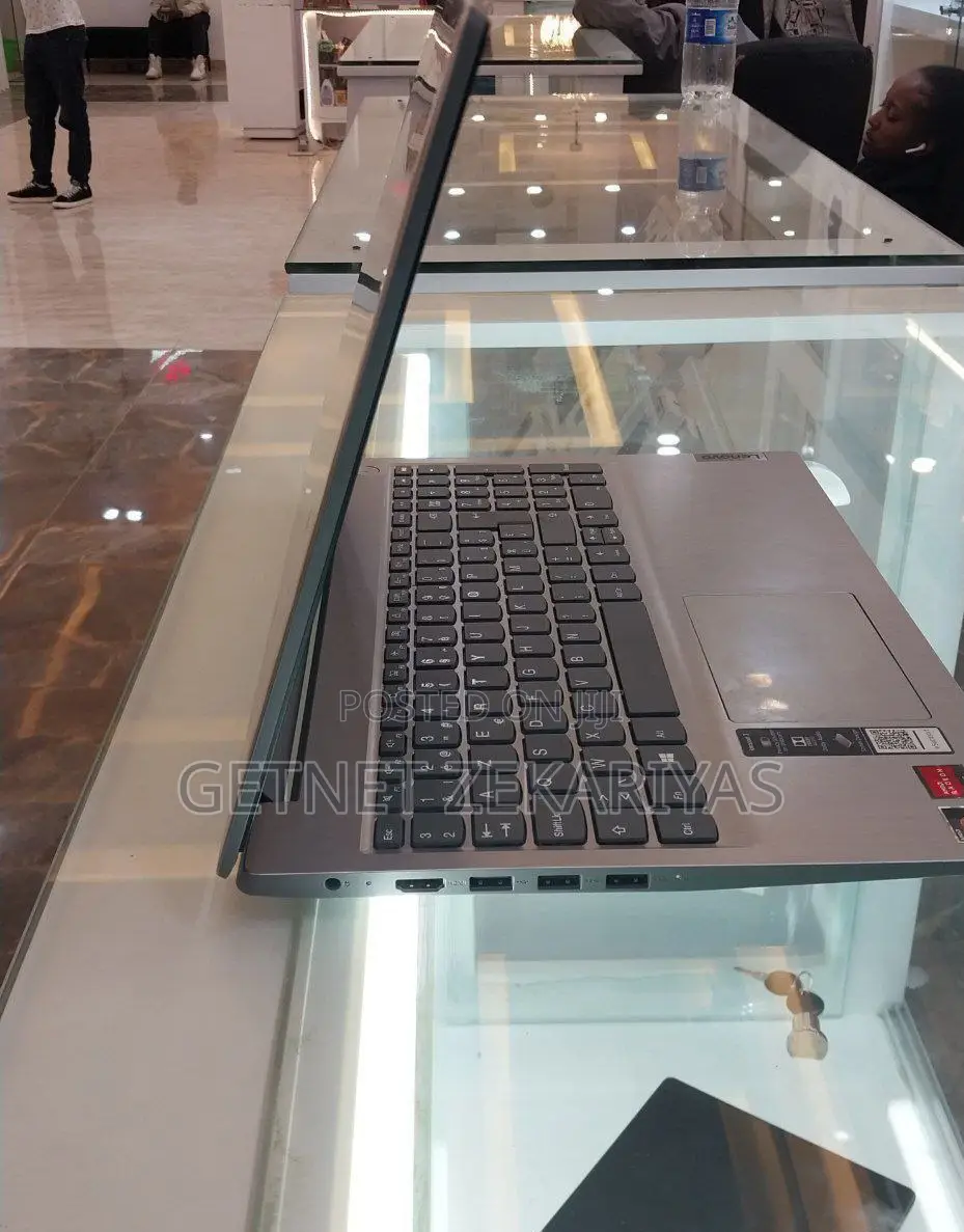 New Laptop Lenovo Ideapad 3 8GB AMD Ryzen 3 SSD 256GB