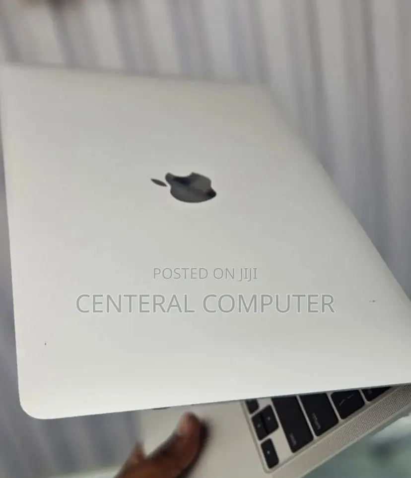 New Laptop Apple MacBook Pro M1 16GB Intel Core I7 SSD 256GB