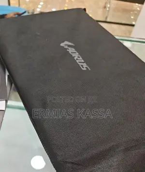 New Laptop Gigabyte AORUS 17G 16GB Intel Core I7 SSD 1T