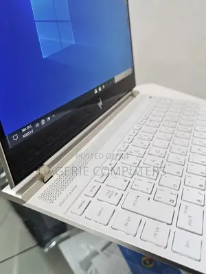 New Laptop HP Spectre 8GB Intel Core I5 SSD 512GB