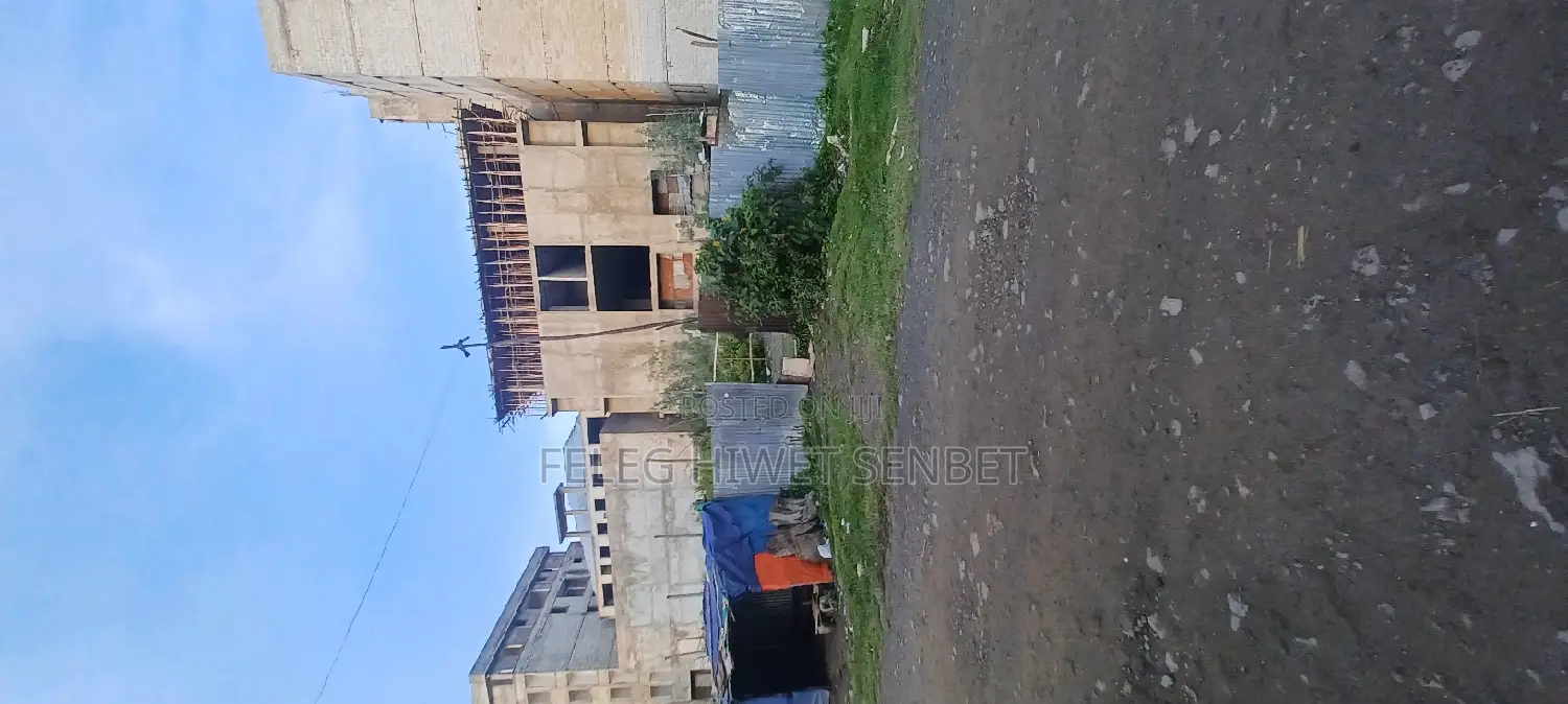 የሚሸጥ 500ካሬ ሜ ቦታ