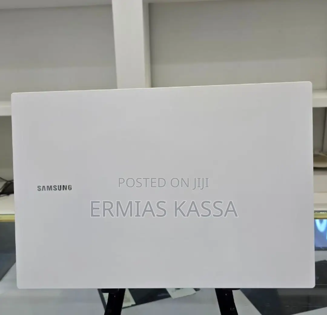 New Samsung Galaxy Book3 Pro 360 16" 16GB Intel Core I5 SSD 512GB