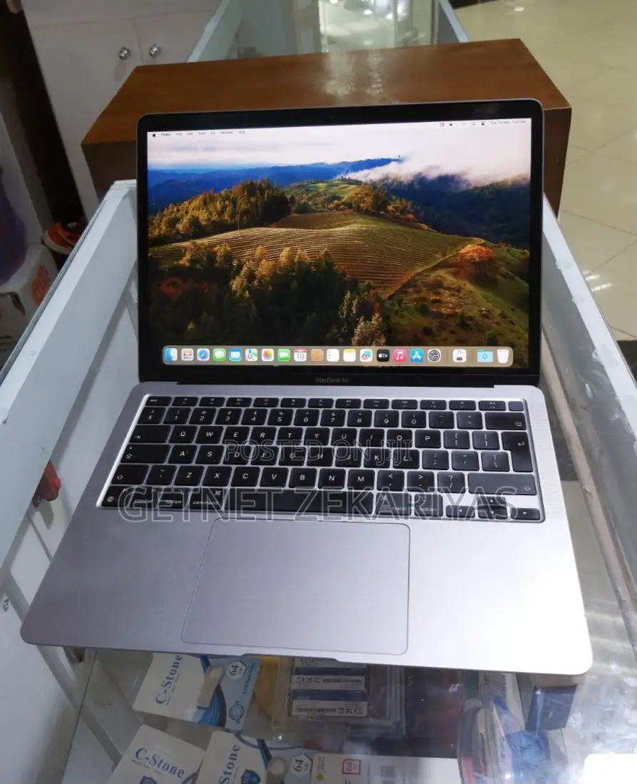 New Laptop Apple MacBook Air 2020 M1 8GB Apple M1 SSD 256GB