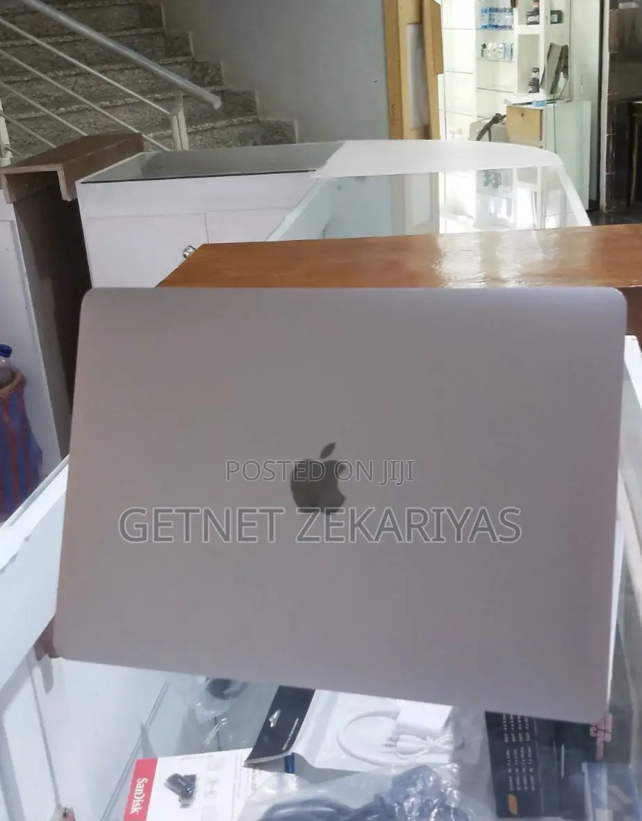 New Laptop Apple MacBook Air 2020 M1 8GB Apple M1 SSD 256GB