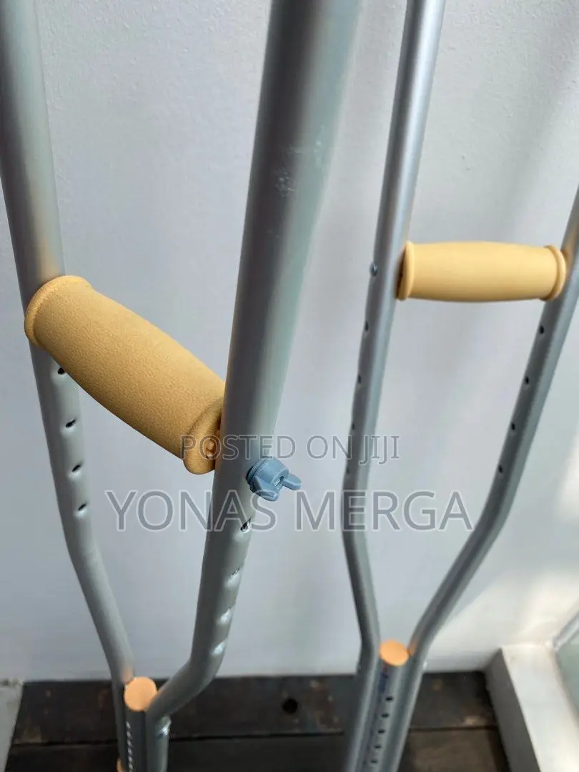 Auxiliary ክራንች+Crunches+Crutches'crutchesnocrutches=Crutches