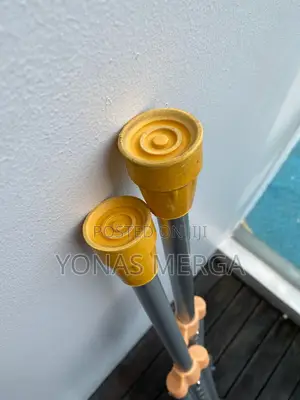 Auxiliary ክራንች+Crunches+Crutches'crutchesnocrutches=Crutches