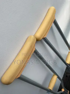 Auxiliary ክራንች+Crunches+Crutches'crutchesnocrutches=Crutches