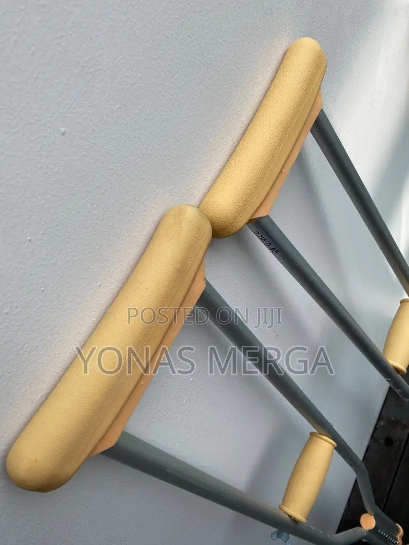 Auxiliary ክራንች+Crunches+Crutches'crutchesnocrutches=Crutches