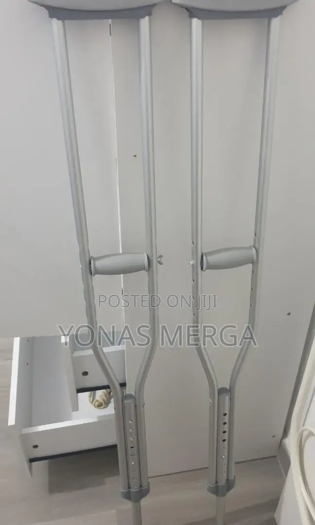 Crutches +ክራንች;Crutches:Crunche=Crunches$Crutches*Crutches