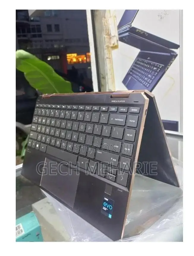 New Laptop HP Spectre X360 8GB Intel Core i5 SSD 512GB