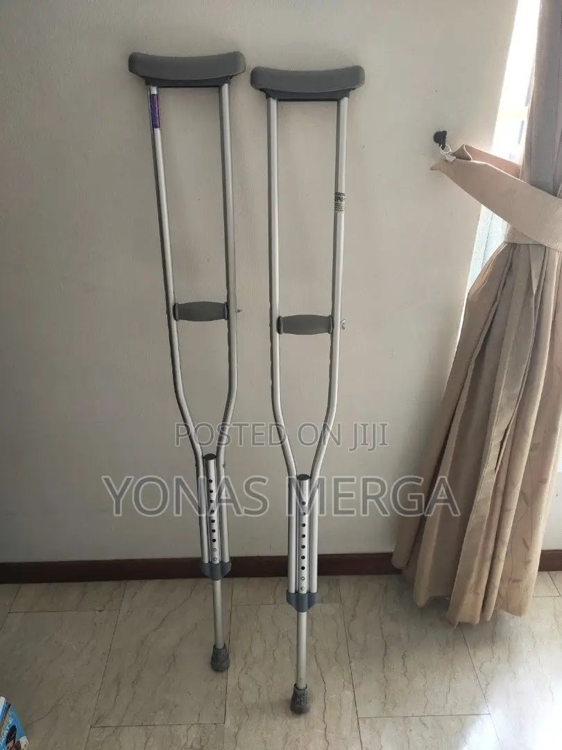 የብብት ክራንች:Crunche=Crutchesacrutches!Crutches⸘Crutches
