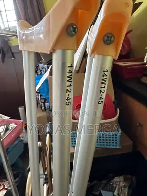 Crutches €ክራንች¦Crutches|Crutches§Crutches-Crutches$Crutches