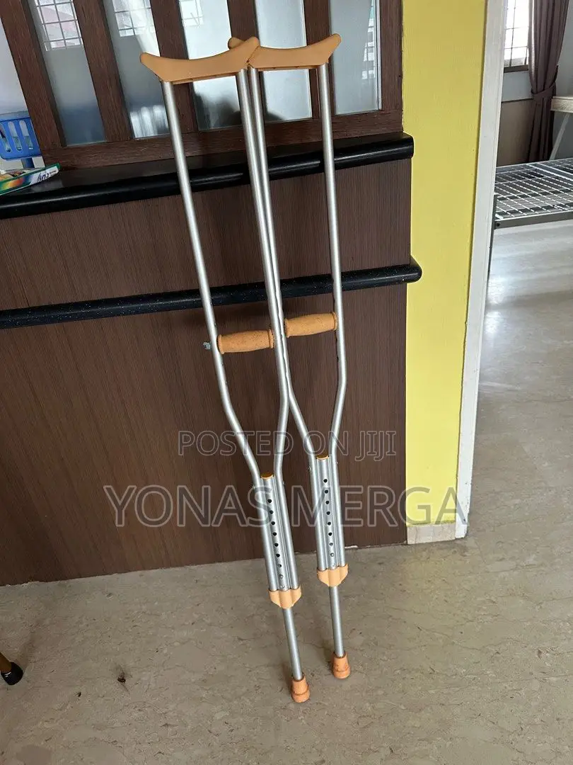 Crutches €ክራንች¦Crutches|Crutches§Crutches-Crutches$Crutches