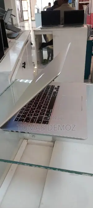 New Laptop Apple MacBook Pro 2015 16GB Intel Core I7 SSD 512GB