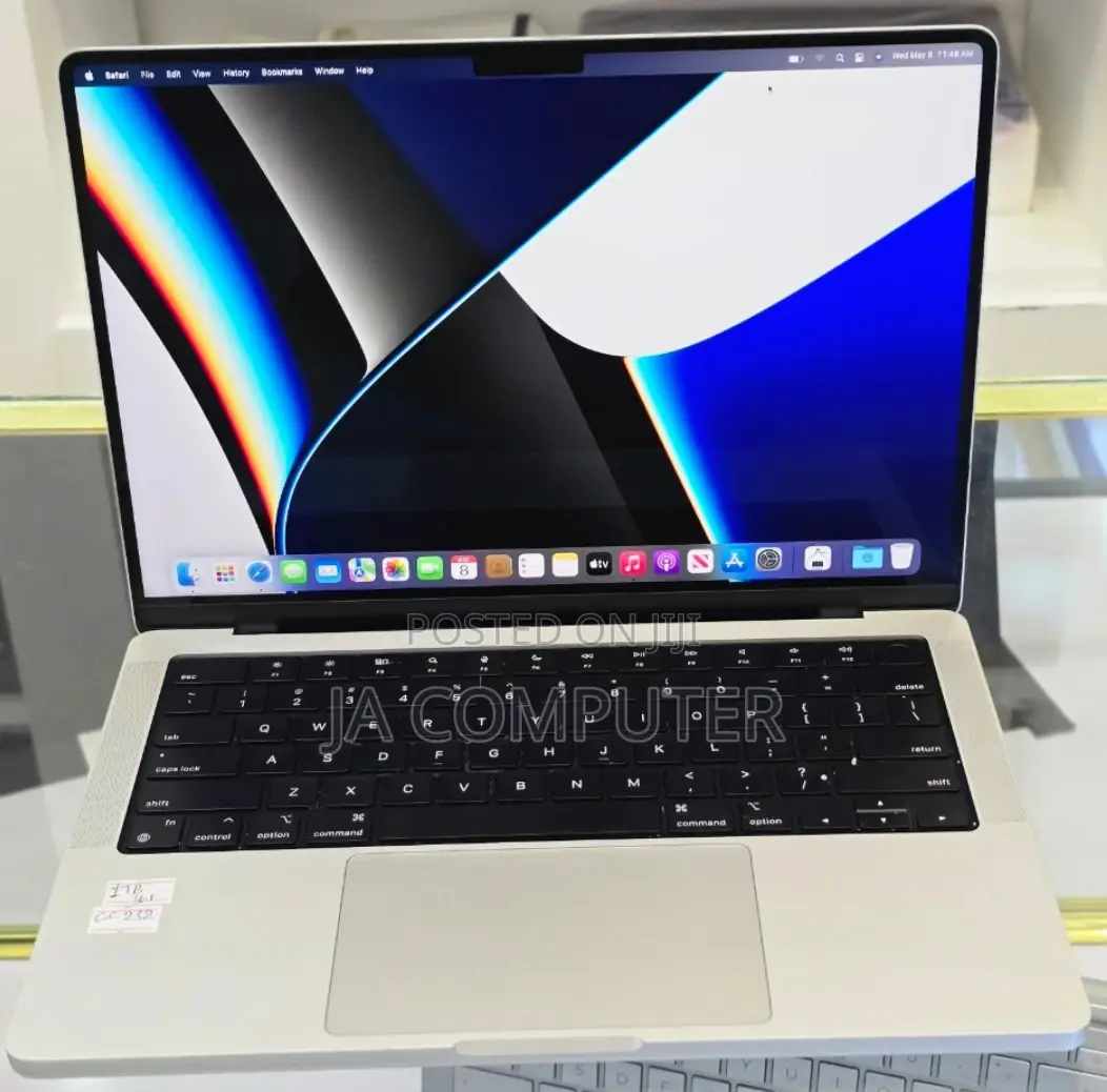 New Laptop Apple MacBook Pro 2021 M1 16GB Apple M1 SSD 512GB
