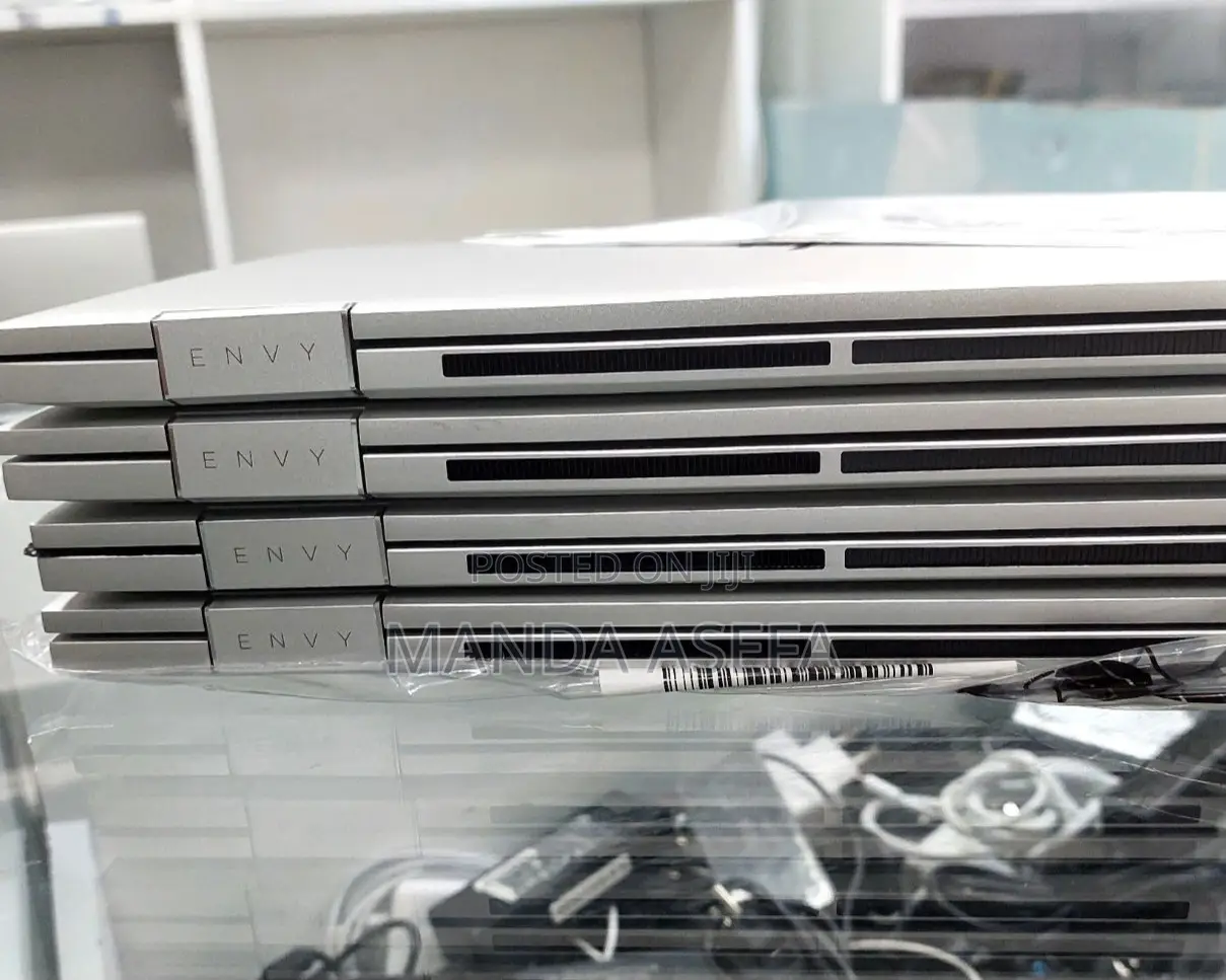 New Laptop HP Envy X360 8GB Intel Core I7 SSD 512GB