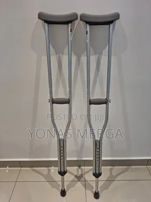 Auxiliary Crutches :Crunche7crutches3⁄8crunche/Crutches ክራንች