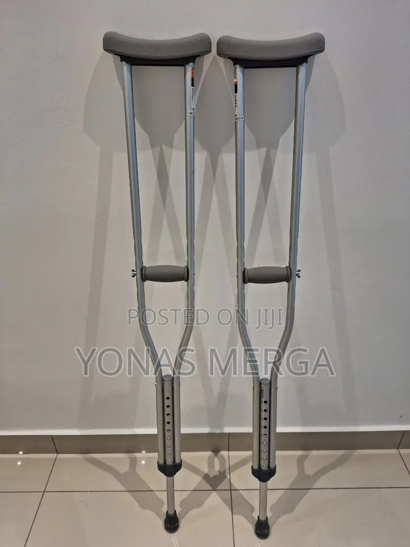 Auxiliary Crutches :Crunche7crutches3⁄8crunche/Crutches ክራንች