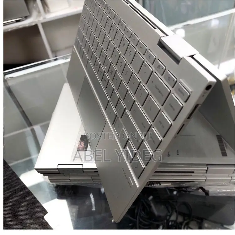 New Laptop HP Envy X360 8GB Intel Core I7 SSD 512GB