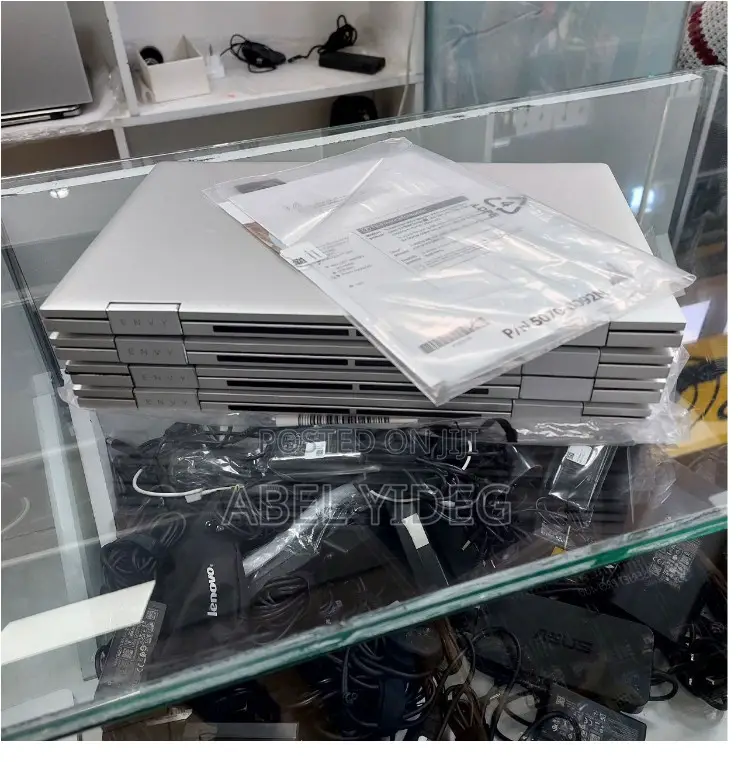 New Laptop HP Envy X360 8GB Intel Core I7 SSD 512GB