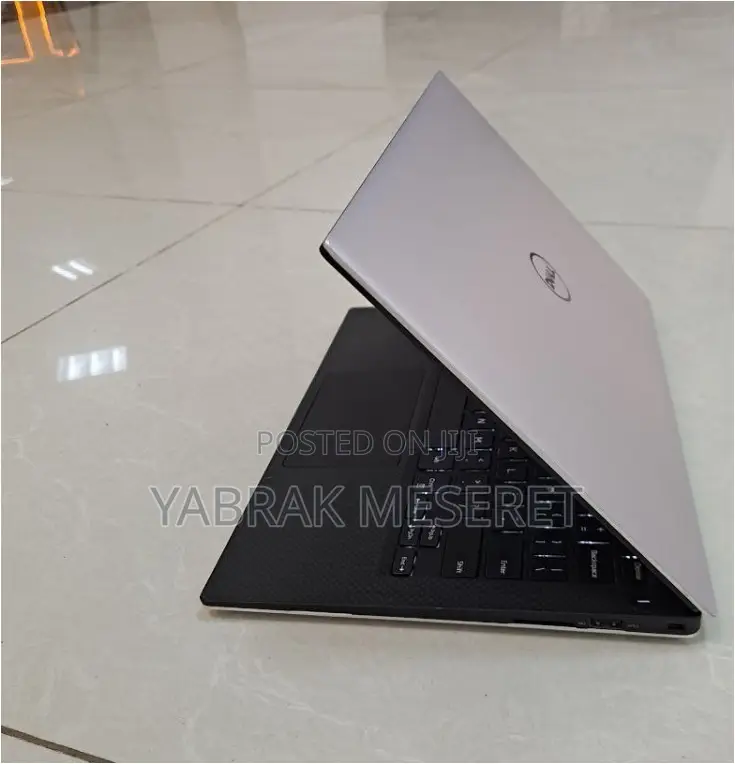 New Laptop Dell XPS 15 8GB Intel Core I7 SSD 512GB