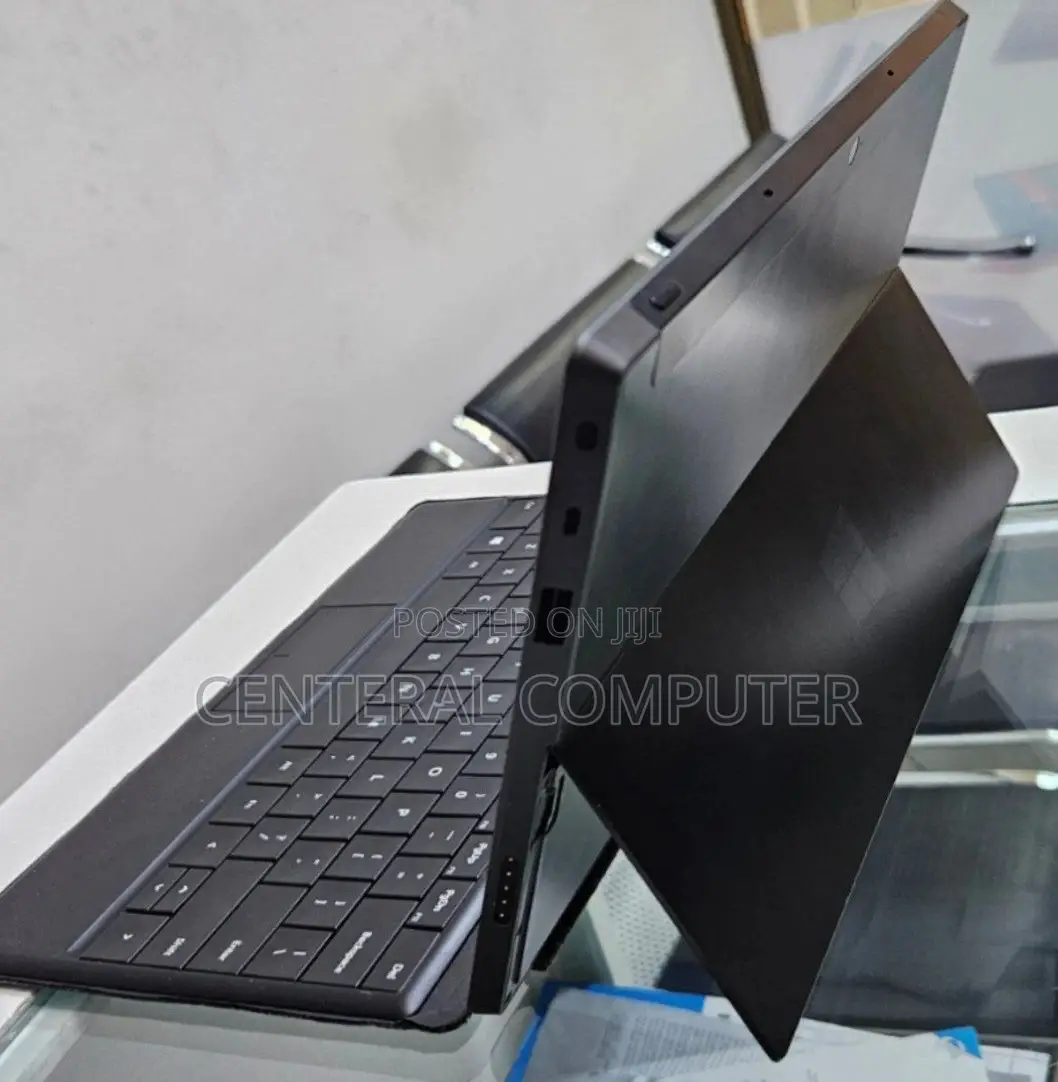 New Laptop Microsoft Surface 2 2GB Intel Core M SSD 32GB