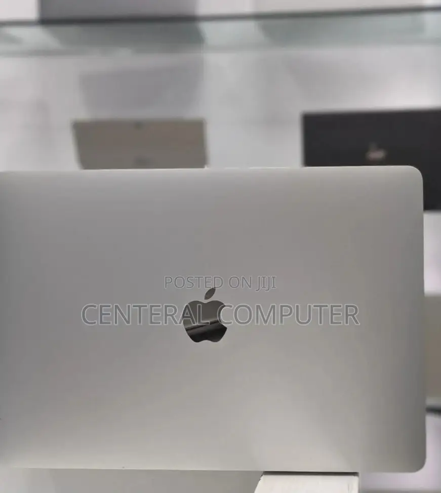 New Laptop Apple MacBook 2018 16GB Intel Core I7 SSD 512GB