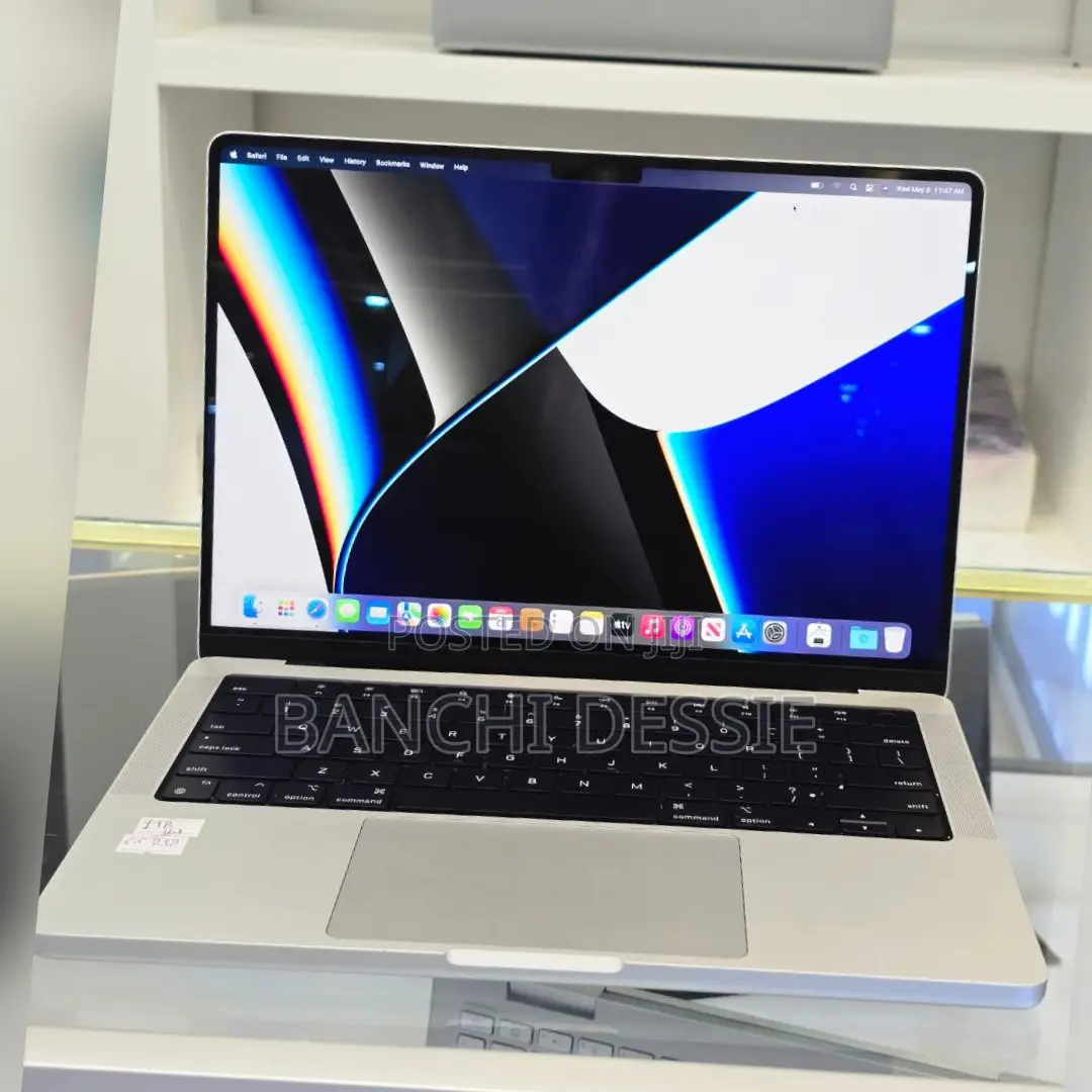 New Laptop Apple MacBook Pro 2021 M1 16GB Apple M1 Pro SSD 512GB