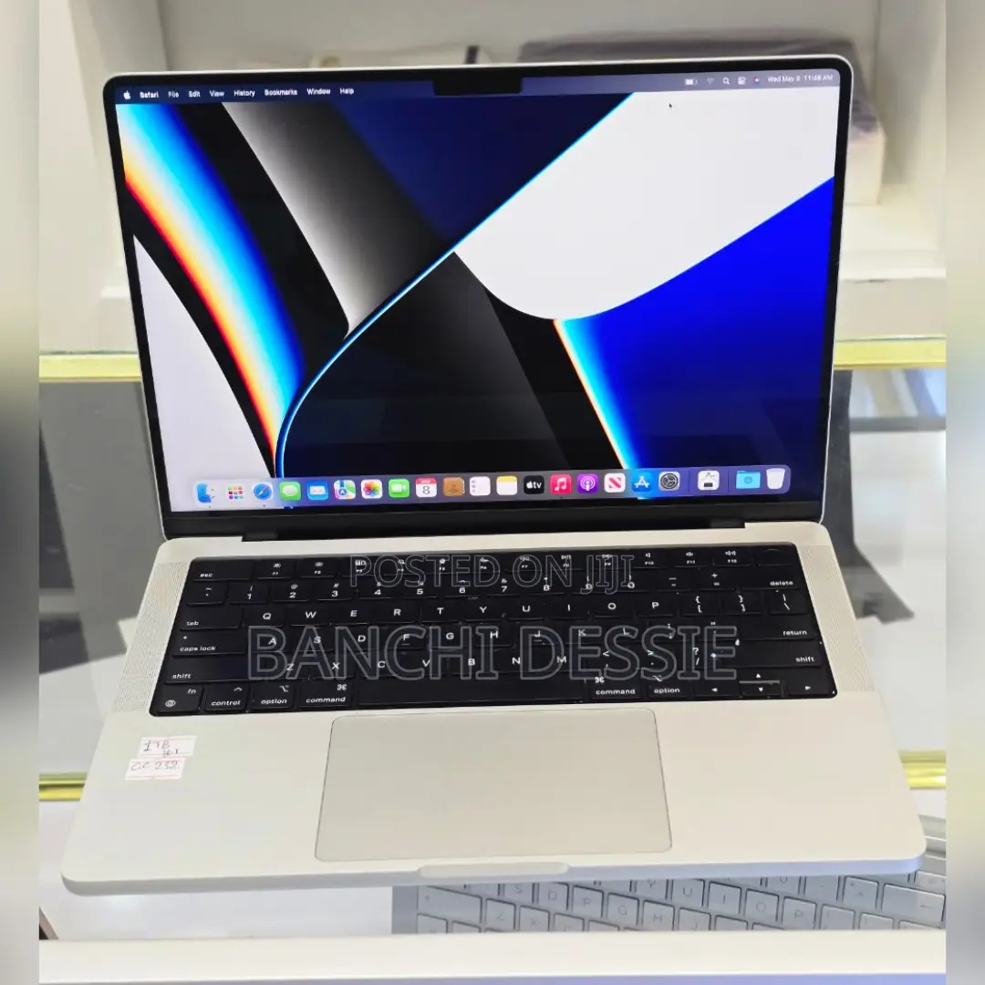 New Laptop Apple MacBook Pro 2021 M1 16GB Apple M1 Pro SSD 512GB