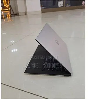 New Laptop Dell XPS 13 8GB Intel Core I7 SSD 512GB