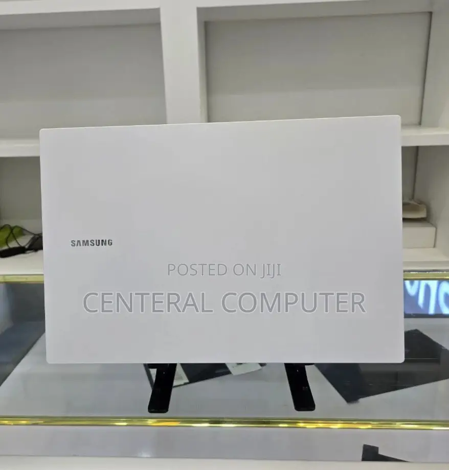 New Samsung Galaxy Book3 Pro 360 16" 16GB Intel Core I7 SSD 256GB