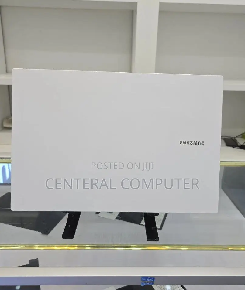 New Samsung Galaxy Book3 Pro 360 16" 16GB Intel Core I7 SSD 256GB