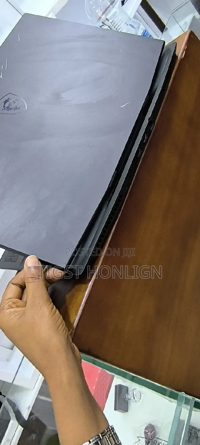 New Laptop MSI GP75 Leopard 16GB Intel Core I9 SSD 1T