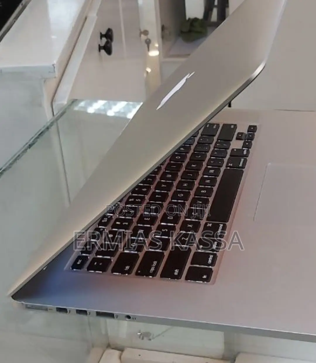New Laptop Apple MacBook Pro 2015 16GB Intel Core I7 SSD 512GB