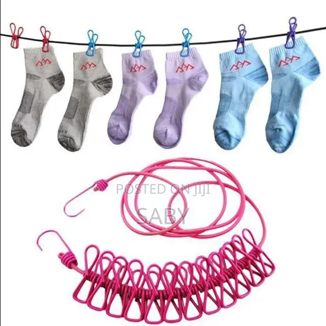 Elastic Laundry Rope With 12 Clothespins