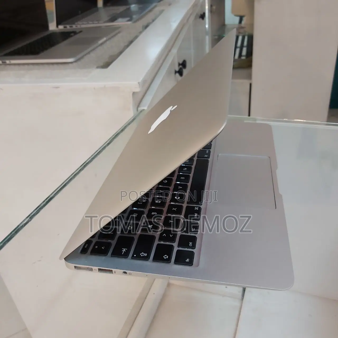 New Laptop Apple MacBook 2013 4GB Intel Core I5 SSD 256GB