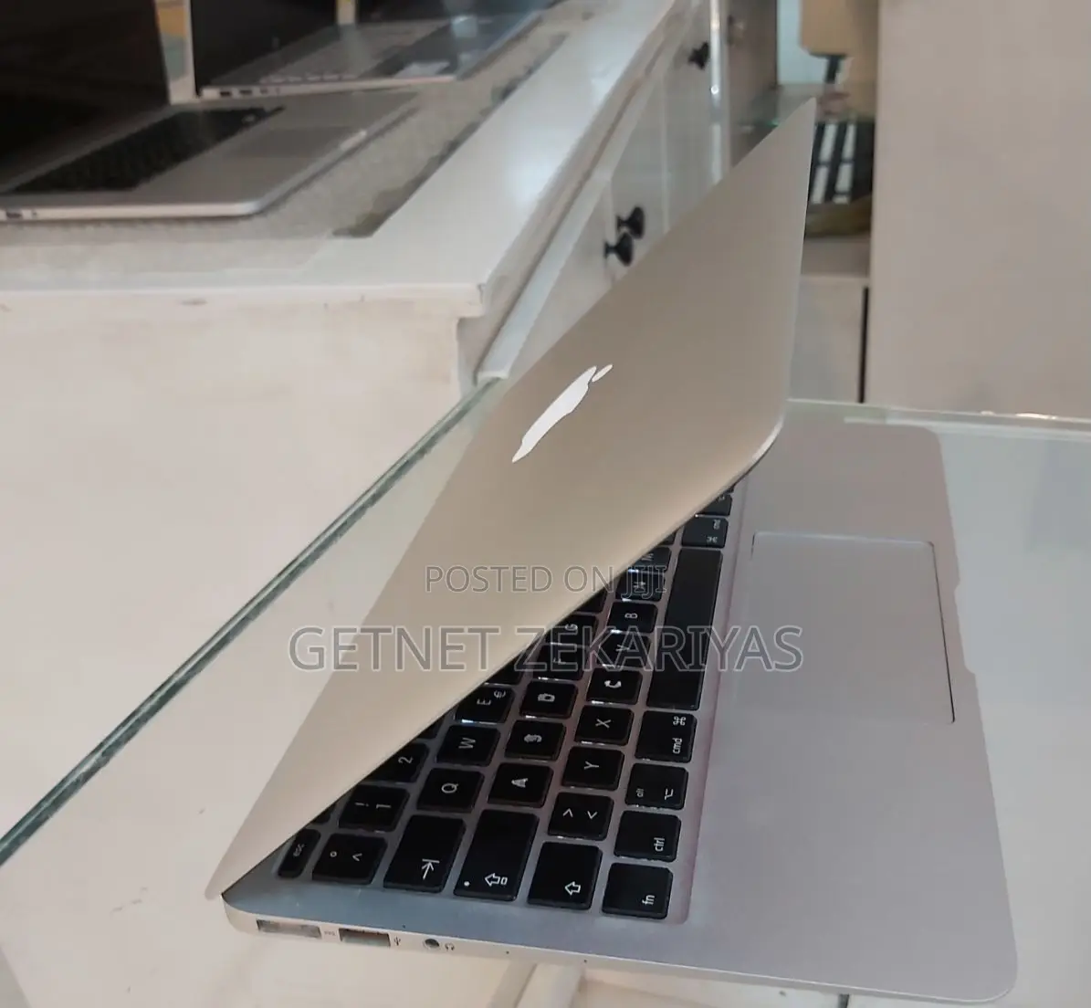 New Laptop Apple MacBook Air 2013 4GB Intel Core I5 SSD 256GB