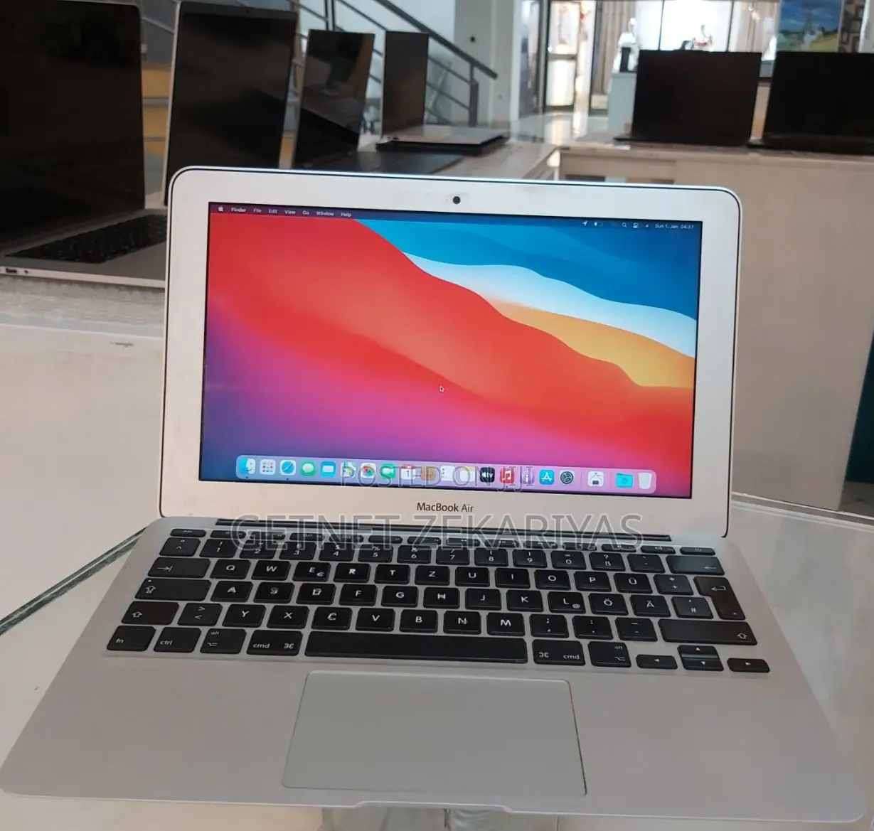New Laptop Apple MacBook Air 2013 4GB Intel Core I5 SSD 256GB