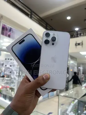 Photo - Apple iPhone 14 Pro Max 256 GB Silver