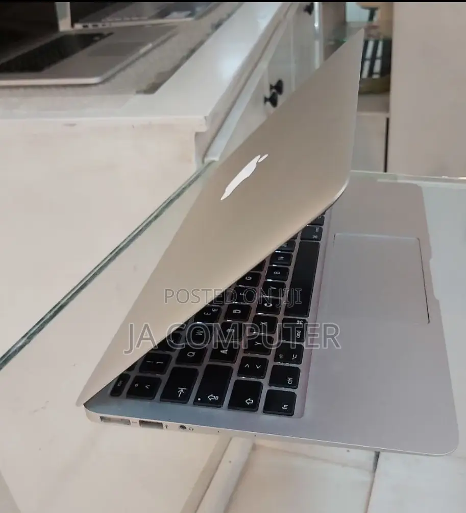 New Laptop Apple MacBook Air 2013 4GB Intel Core I5 SSD 256GB