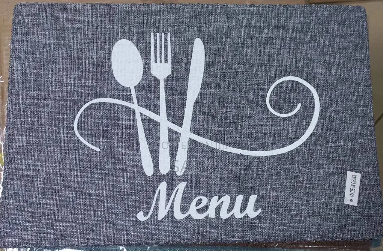 ጠረጴዛ ላይ የምግብ ማቅረቢያ ሱፍራ