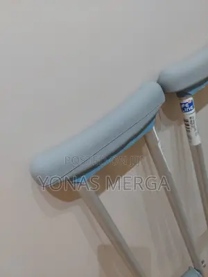 Auxiliary Crutches ‐Crutches+Crunch,Crunch;Crutches$Crutches