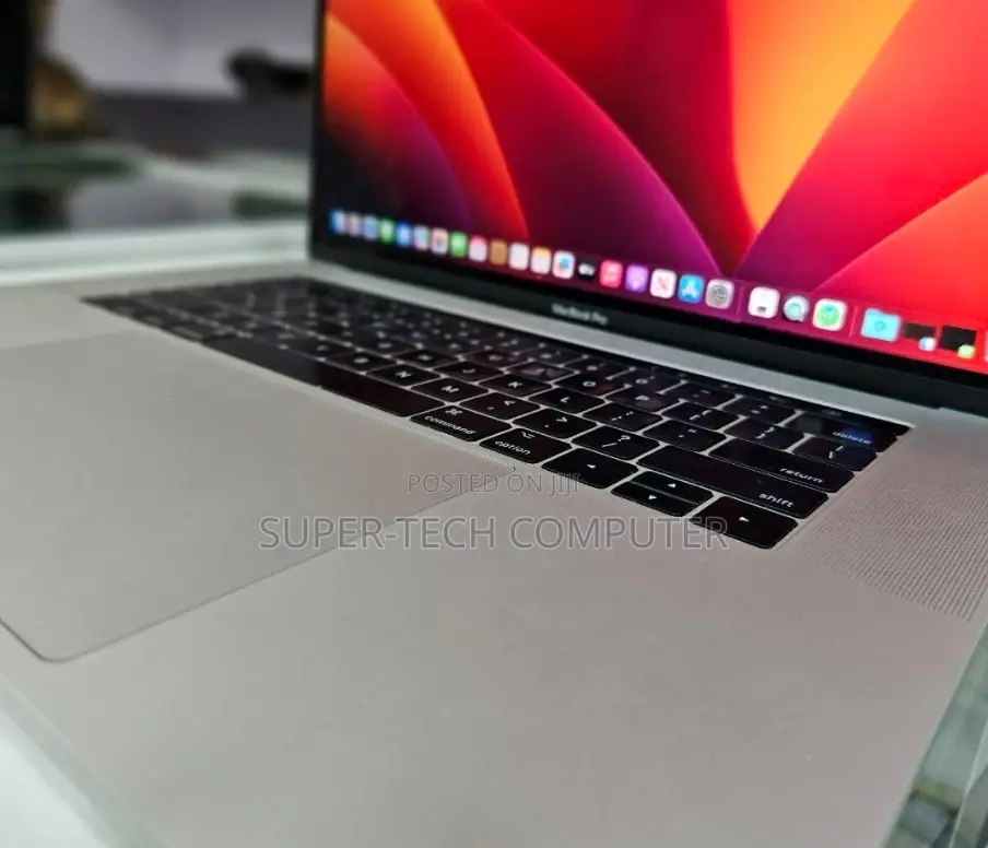 New Laptop Apple MacBook Pro 2017 16GB Intel Core I7 SSD 512GB
