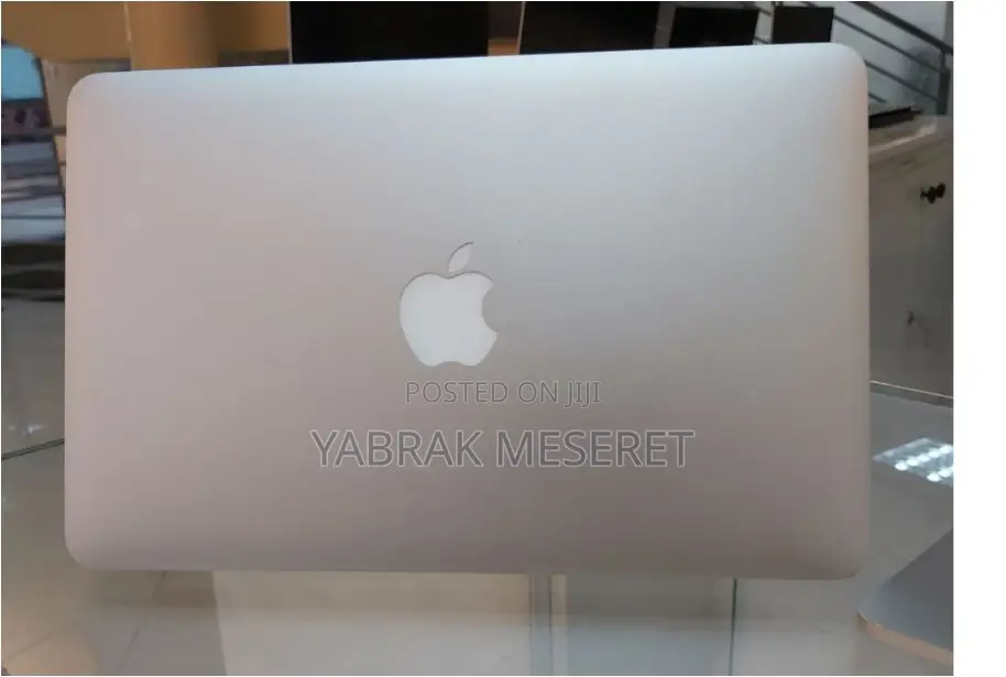 New Laptop Apple MacBook 2013 4GB Intel Core I5 SSD 256GB